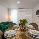 Glow House Ponta Delgada