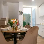 Nyaraló Glow House *