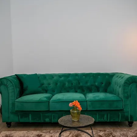 Glow House * Ponta Delgada