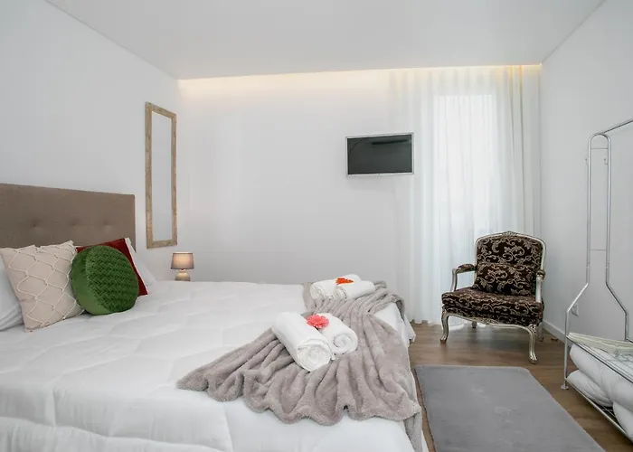 Glow House Ponta Delgada