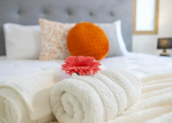 Glow House Ponta Delgada (Sao Miguel)