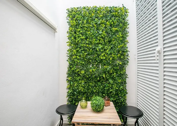 Glow House Ponta Delgada (Sao Miguel)